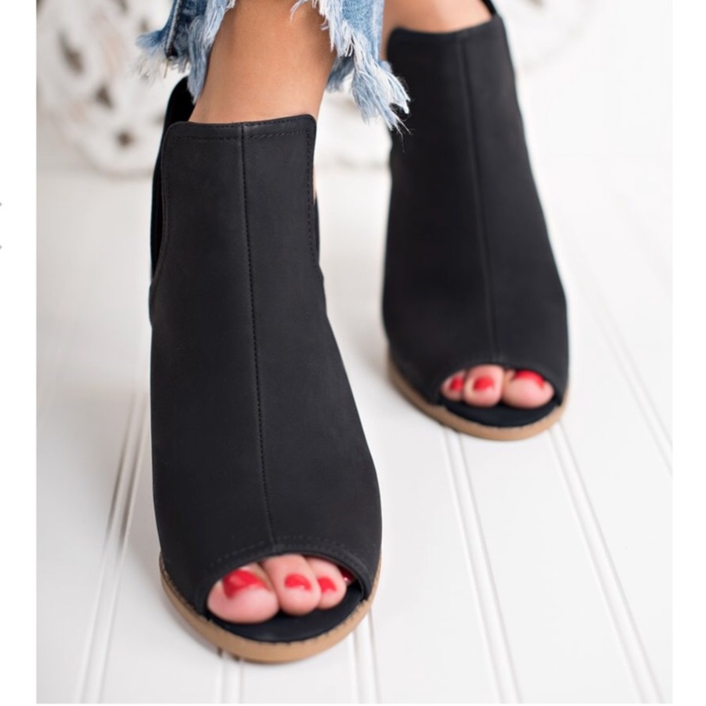 RESTOCK! Side Cutout Peep Toe Booties - Picture 2 of 4